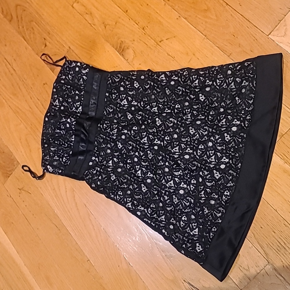 White house black market dress size 4